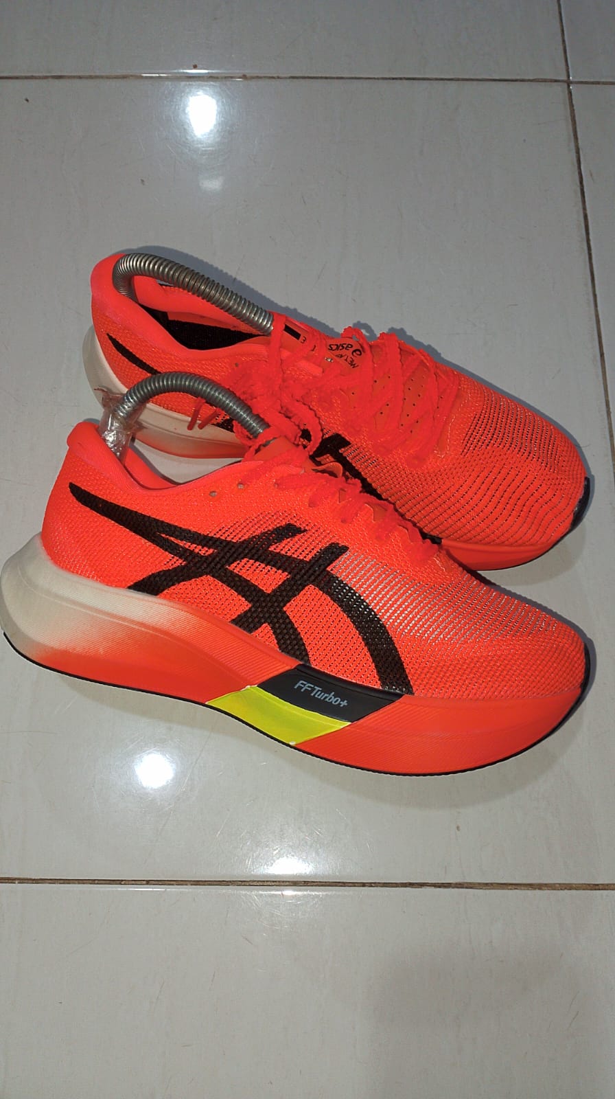 sepatu lari asics foto 4