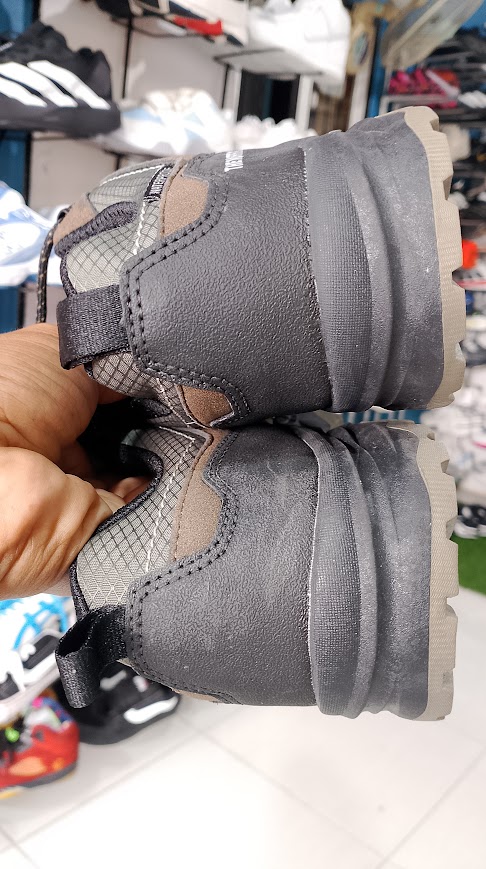 sepatu outdoor the north face foto 3