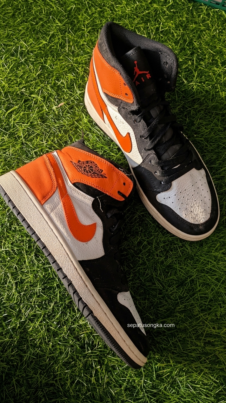 Air Jordan 1 Mid "Shattered Backboard"