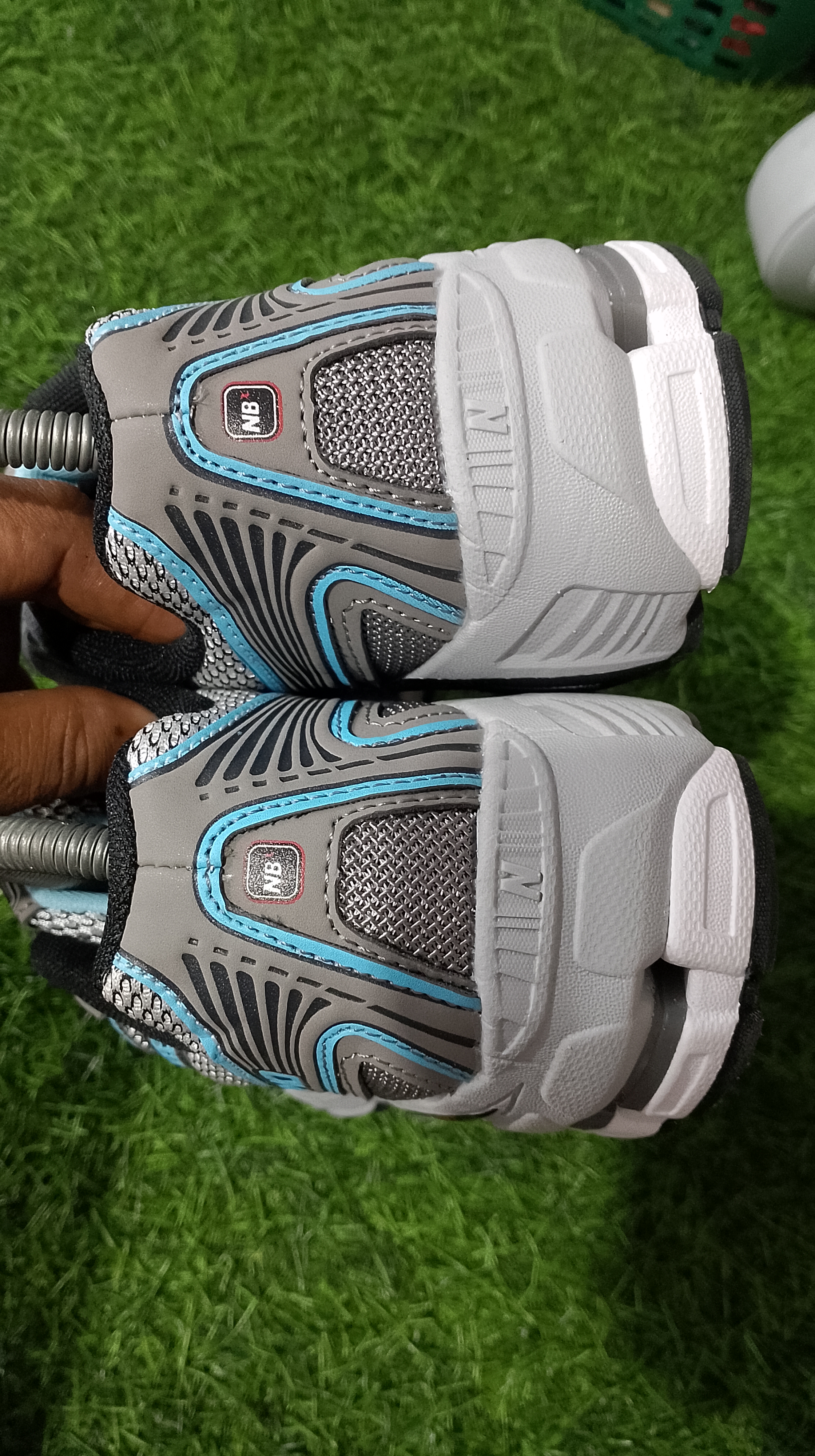 sepatu nb 740 cewek foto 2
