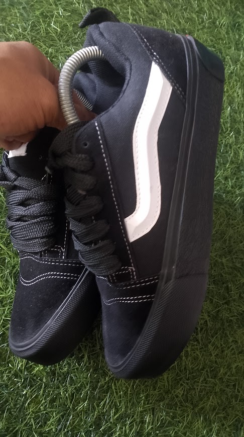 sepatu vans